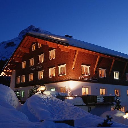 Haus Wallis Hotel Lech am Arlberg Room photo