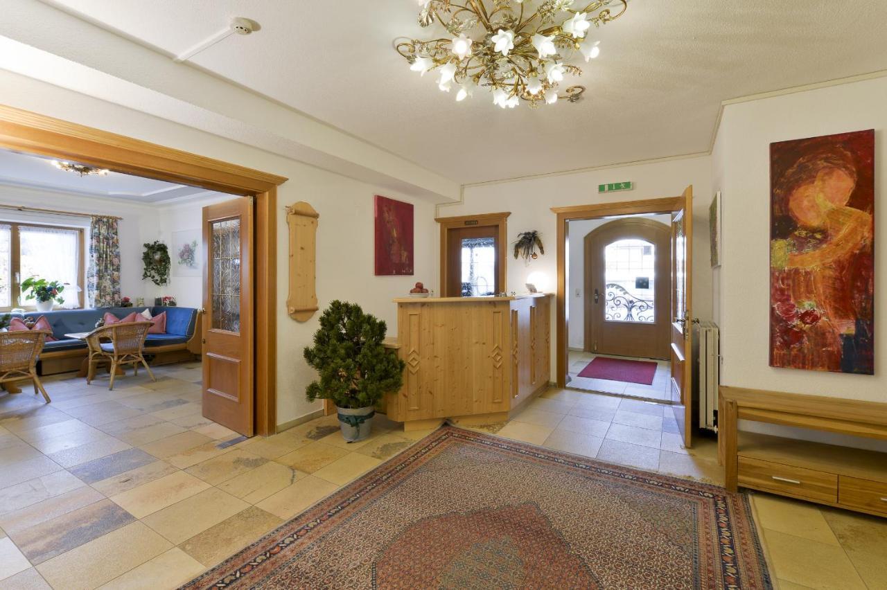 Haus Wallis Hotel Lech am Arlberg Room photo
