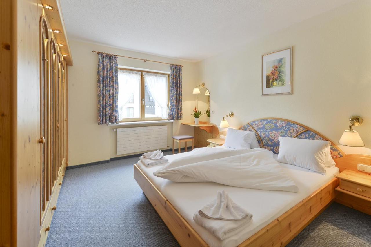 Haus Wallis Hotel Lech am Arlberg Room photo