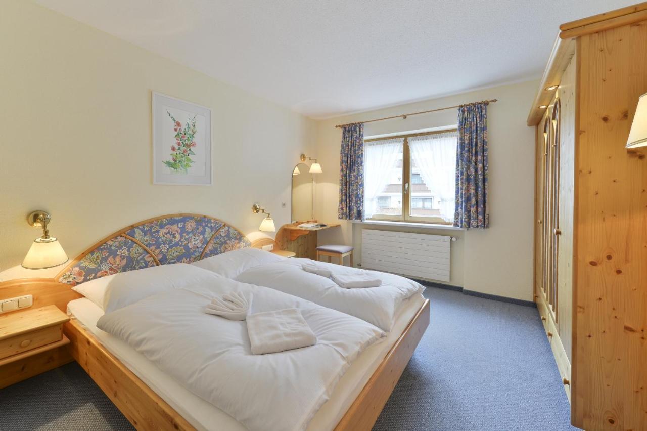 Haus Wallis Hotel Lech am Arlberg Room photo